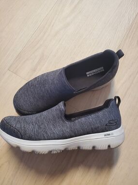 Skechers Slip-On Ultra Go Sneakers